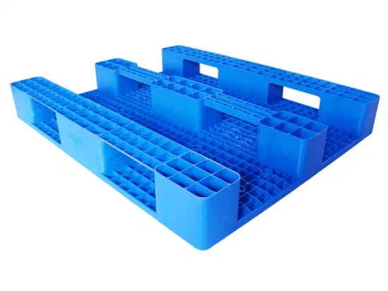 Flat Surface Blue Color 3 Runners Plastic Pallet with Steel